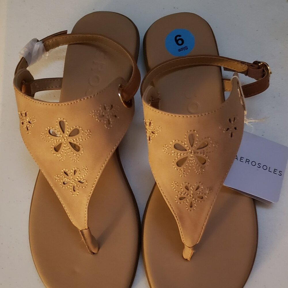 Aerosoles Inesse Sandals Floral Cutout Tan Twotone Ankle Strap 9 Faux Nubuck New - Picture 2 of 16